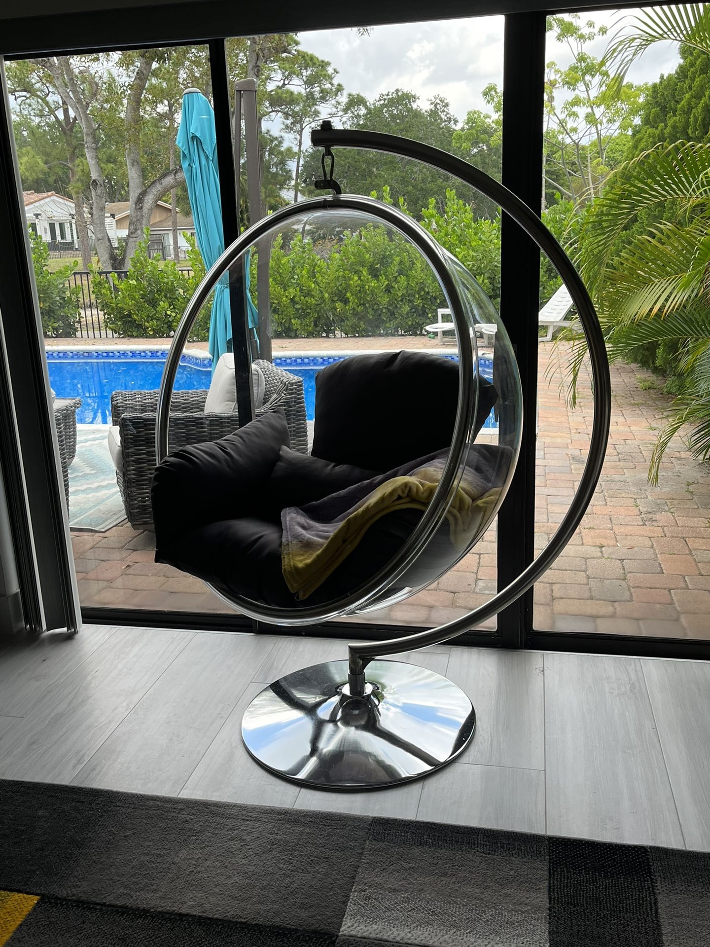 Modern Hanging Clear Bubble Chair