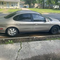 Ford Taurus 