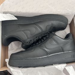 Nike Air Force 1’s Size 9