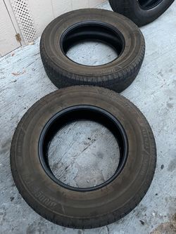 two good tires 90% good size 265/65/17”
