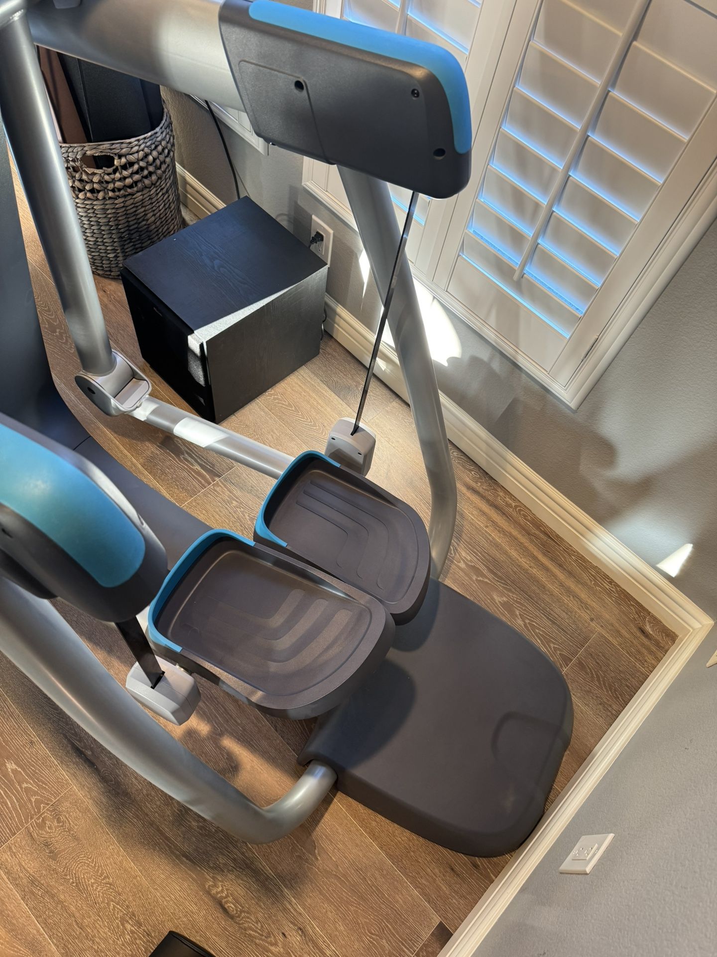 Precor AMT 835