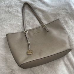 Micheal Kors Tote