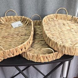 Water Hyacinth & Metal Decorative Basket Set : 5
( 2 in.t x 13 in.w x 17 in.l)