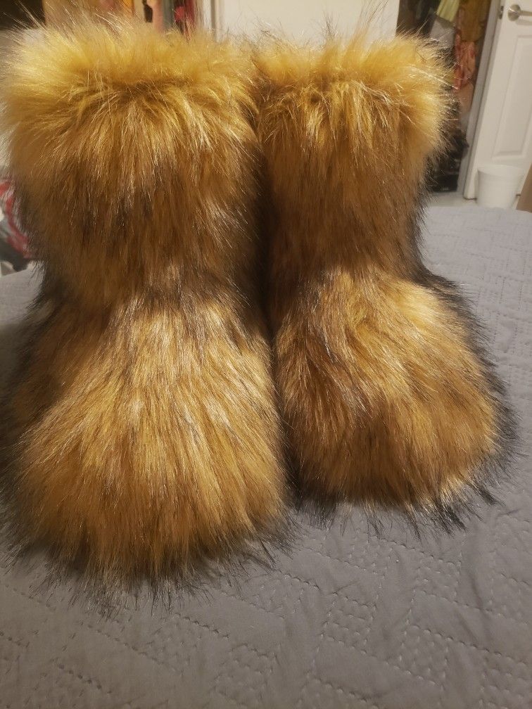 NEW Fur Boots