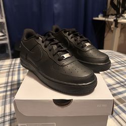 Black Nike Air Force 1s Shoes