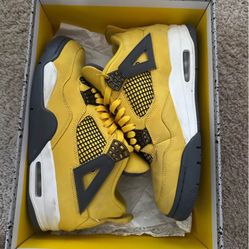 Lightning Jordan 4 2021
