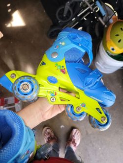Skates 11 to 13.5 little kids