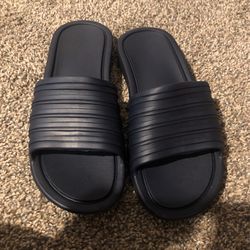 Sandles