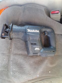 Makita XRJO7 Recipro saw