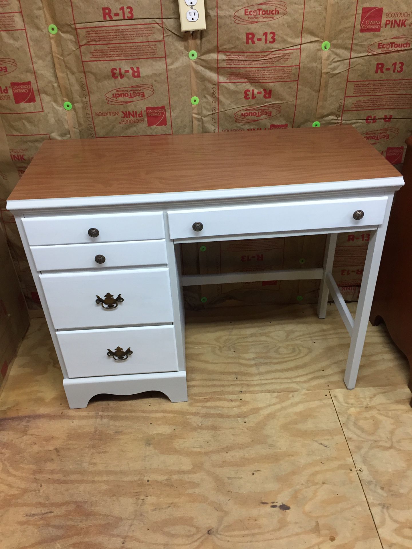 Nice hardwood Knee Hole Desk,Dovetail,measurements in pictures