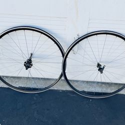 Velomax 700c Clincher Road Bike Wheelset Shimano / Sram Freehub Body 