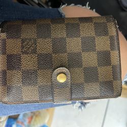 LV Wallet