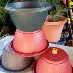 masetas de colgadera nuevas a $4 cada una