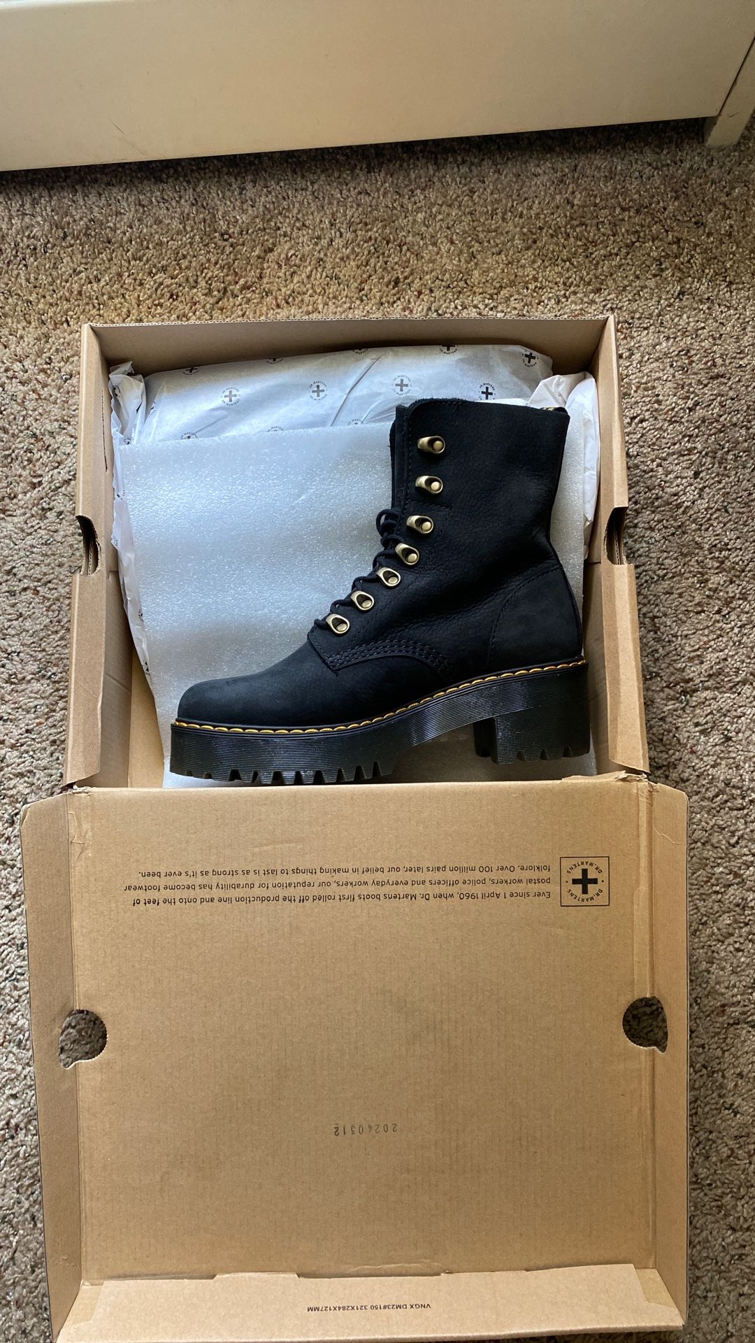 Doc Martens Leona Black Leather