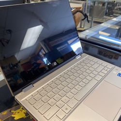 HP 2 In 1 14” Touchscreen 8GB Ram And 256GB SSD
