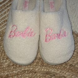 Barbie Shoes Barbie Women's Fuzzy Slippers White Pink Size L XL Size 9-10.5