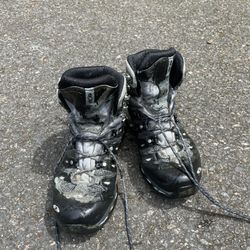 Salomon Backpacking Boots