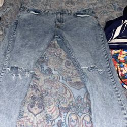 Levi Distressed Jeans Size 36x30