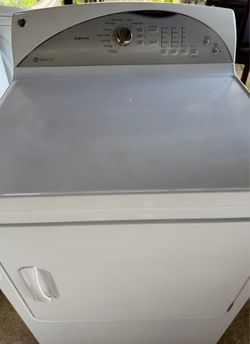 GE ELECTRIC DRYER . PERFECT CONDITION.