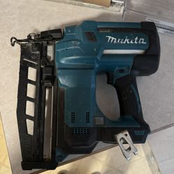 16 Gauge Makita Nail Gun 