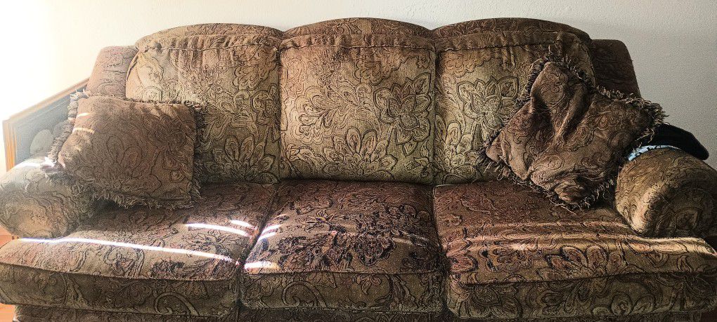 Free Couches In Hanford 