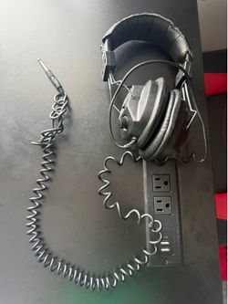 Dj headphones firm on price