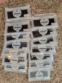 Eyelash extension supplies