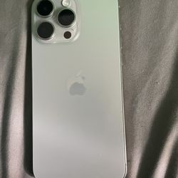 iPhone 15 Pro Max