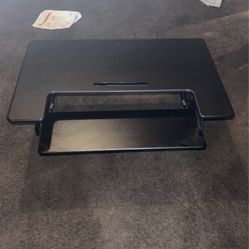 Raisable Computer Desk