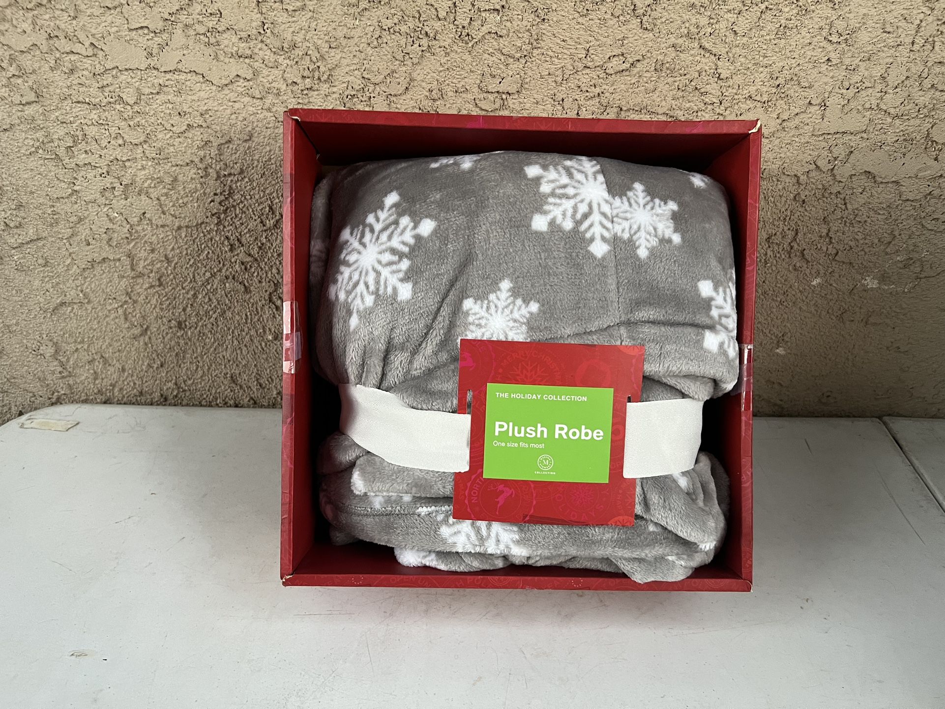 Plush Robe Gray Holiday