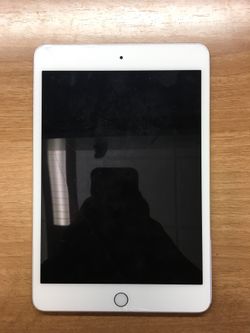 Water Damaged Silver iPad Mini 4 128GB