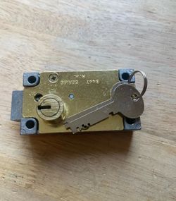 Bullseye B447 Single Nose Safe Deposit Box Lock Bank Lock S&G 4440 RH w/ Key