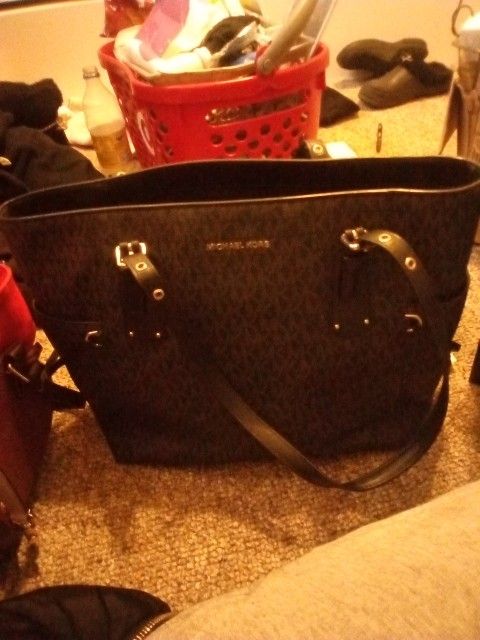 Authentic MK Purse With Matching Wallet 