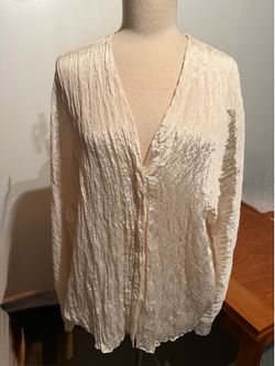 Women’s Blouse Crème Crinkled Long Sleeve V-neck By VINCE Size XL