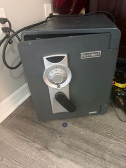First alert combo Safe