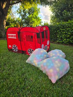 Kids Fire Truck Pop-Up Play Tent + ~300 Clean Ball Pit Balls