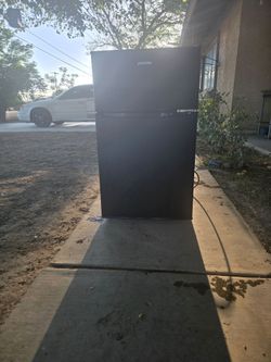 Mini fridge