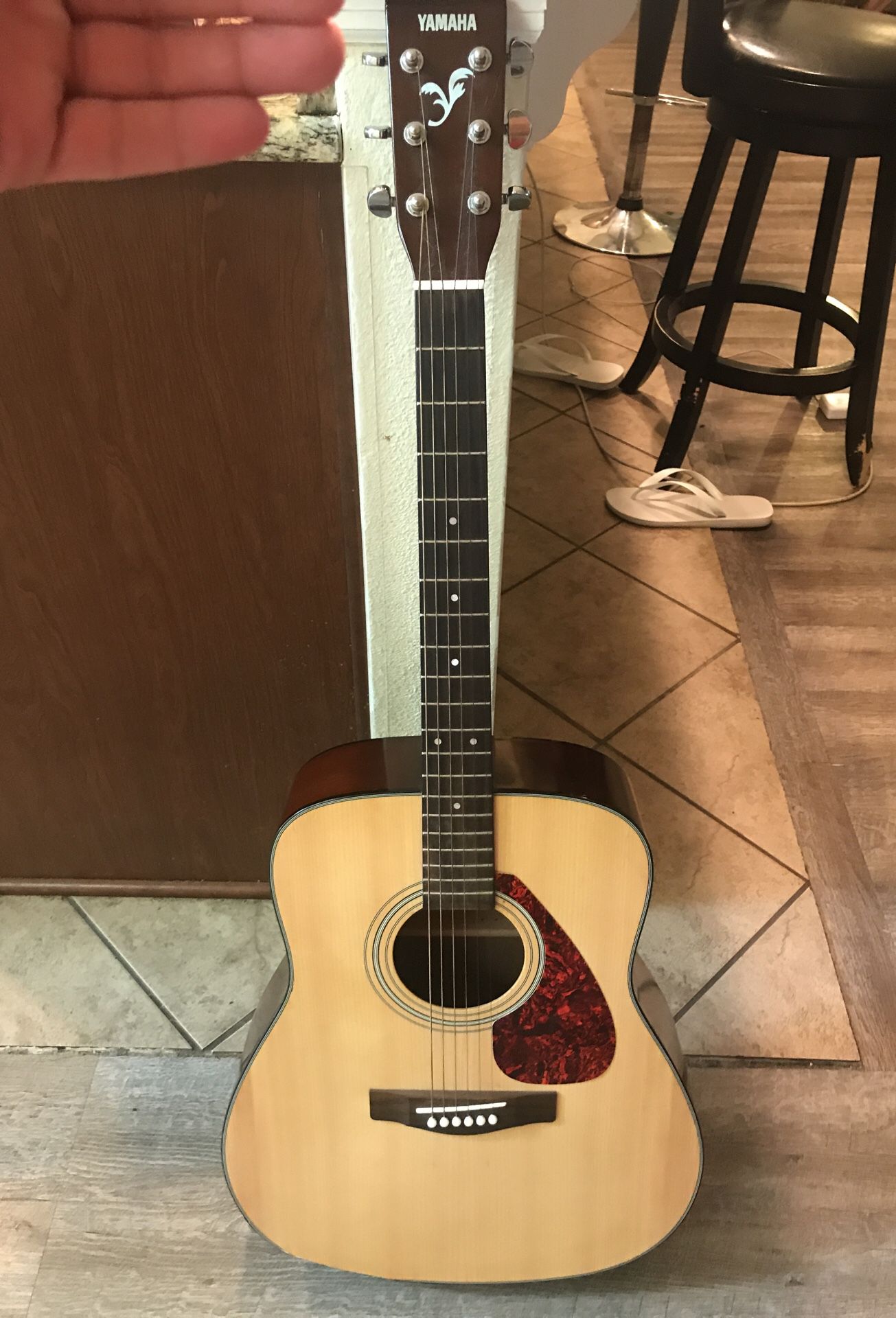 Acoustic Guitar Yamaha F325