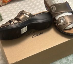 New Clarks Sandals size 7.5