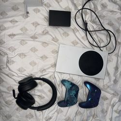 Xbox Series S with headset, controllers, 4TB external hard drive and  battery chargers