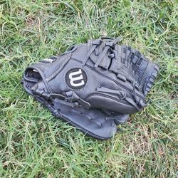 Wilson a 500 game soft youth baseball glove