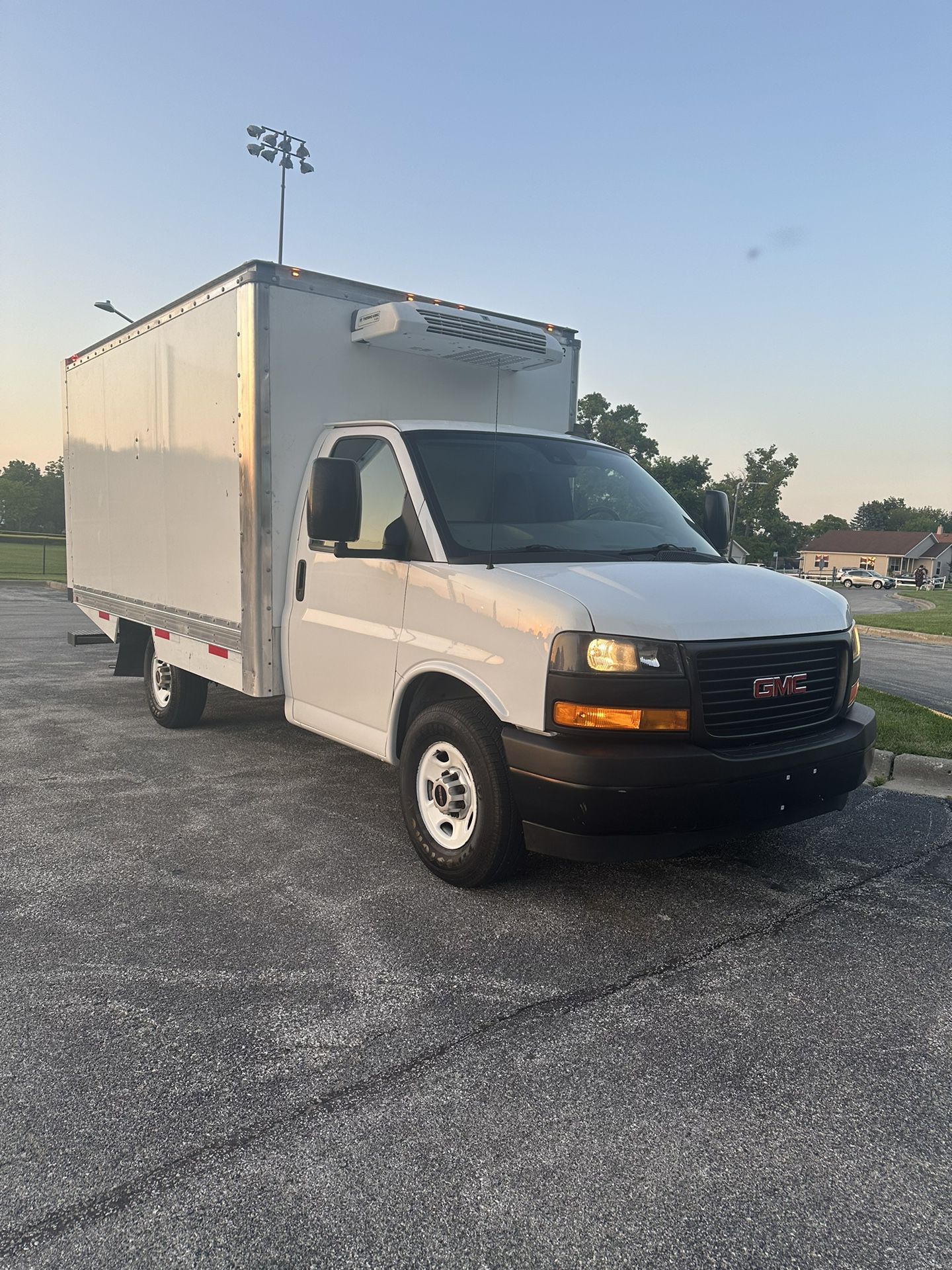 2019 GMC 3500 Reefer ThermoKing
