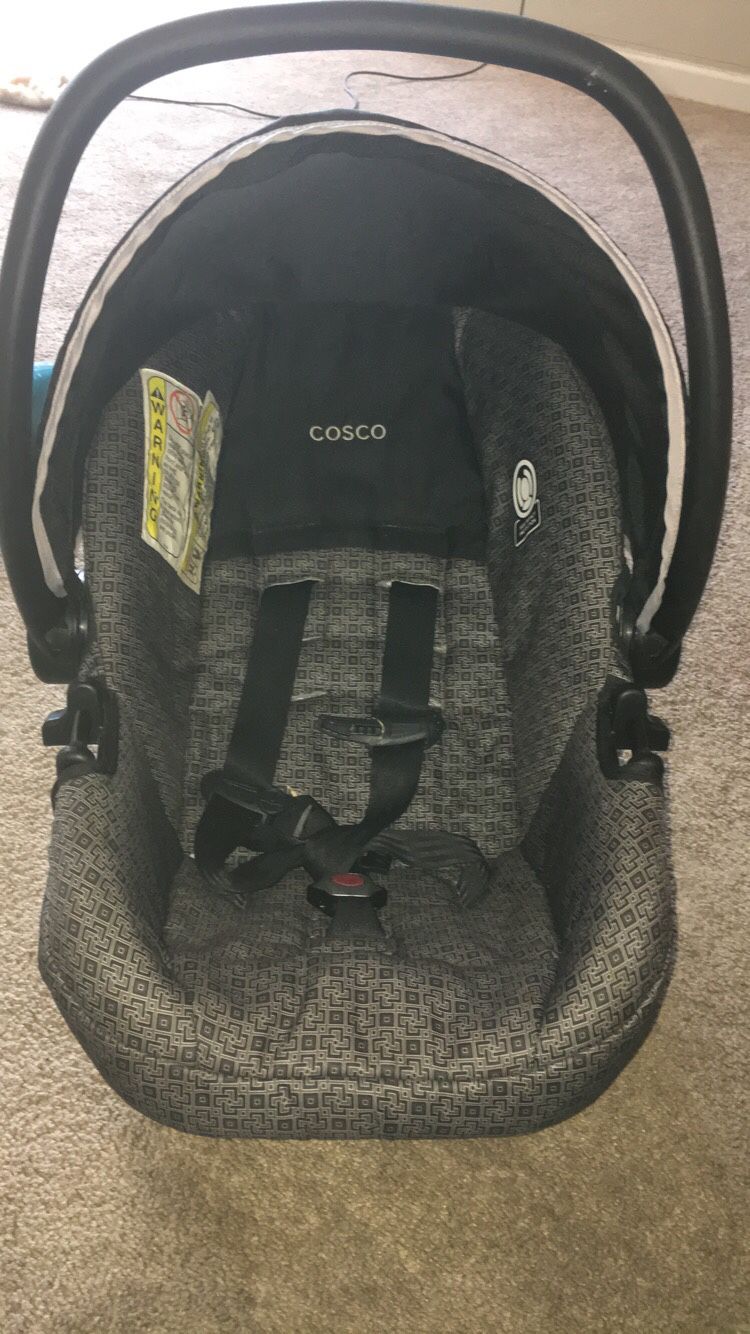 Car seat with base expires 2025