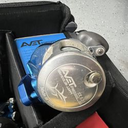 Avet SX Silver Blue Blem Spooled