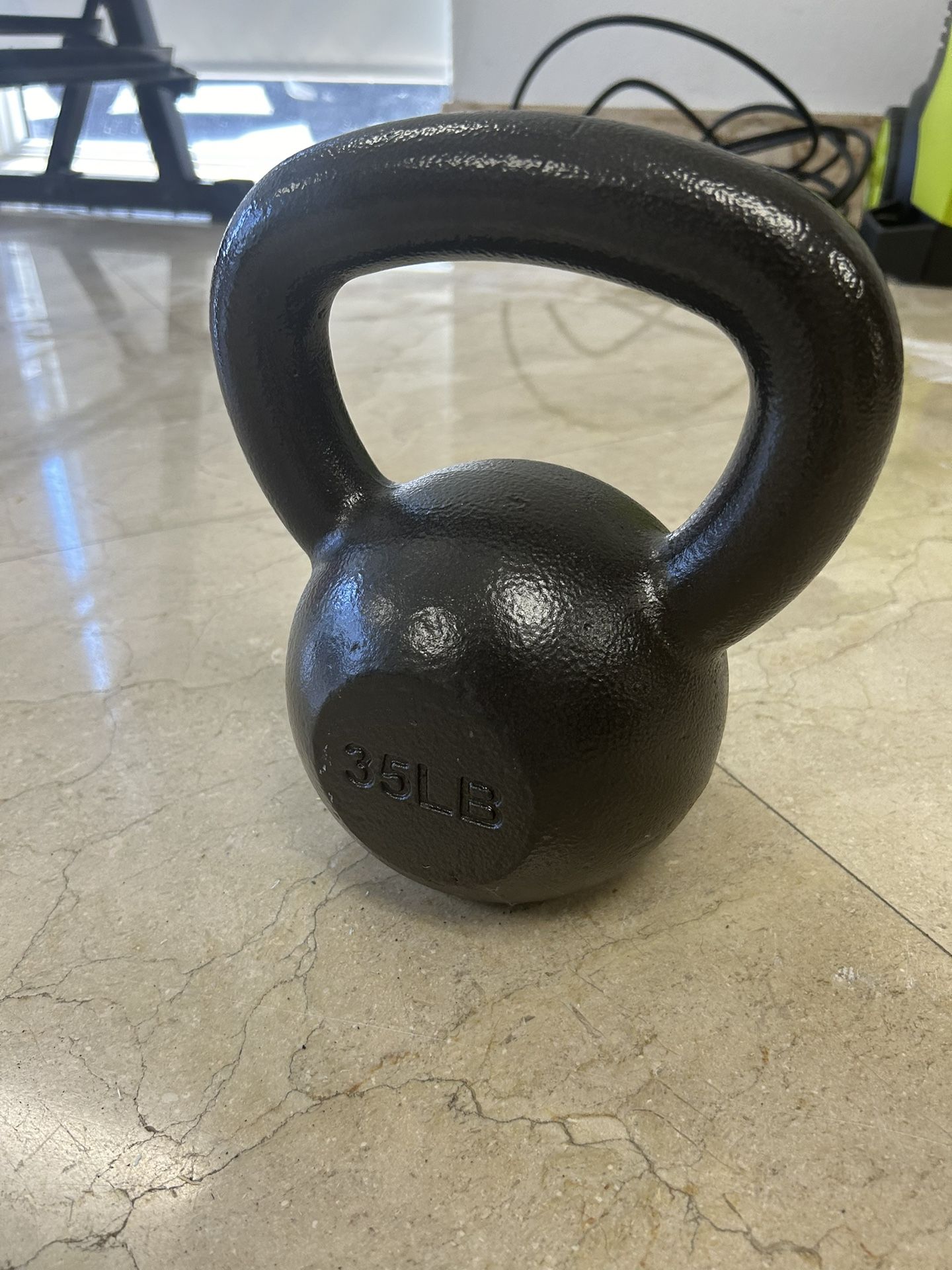 Kettle bell 35lb 