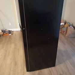 Frigidaire 18.3 Cu Ft Standard Depth Top Freezer Refrigerator 