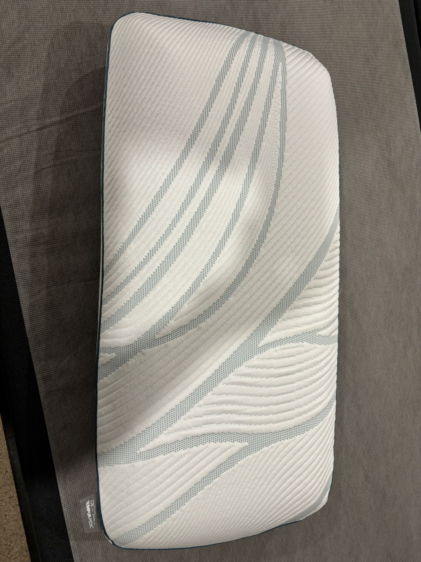Tempurpedic Pillow