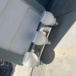 Bathroom light fixture