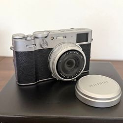 Fujifilm X100VI Bundle – Like New