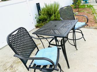 Patio furniture by Hampton Bay